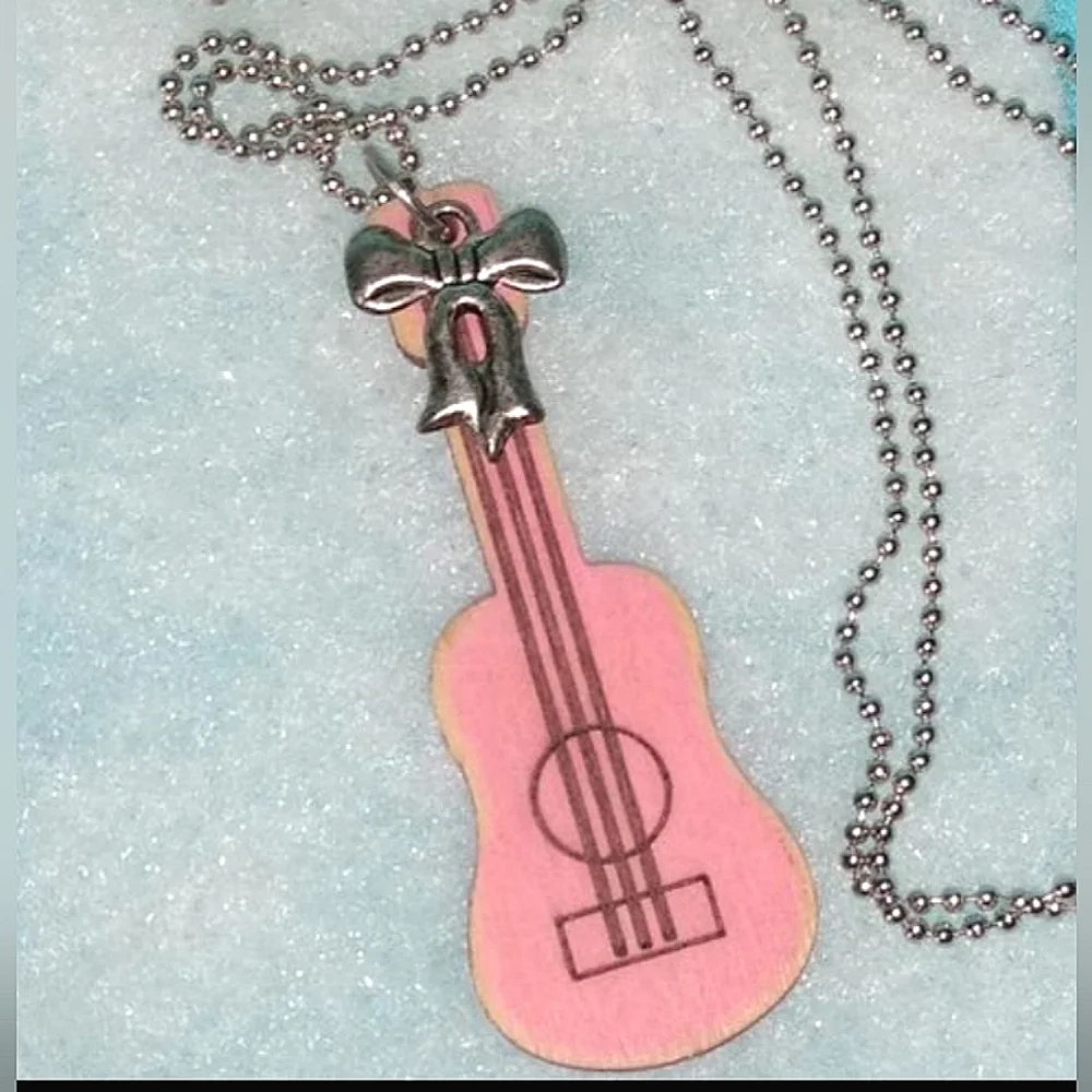 Pink Girly Guitar Necklaces MUST BUNDLE - Picture 4 of 15